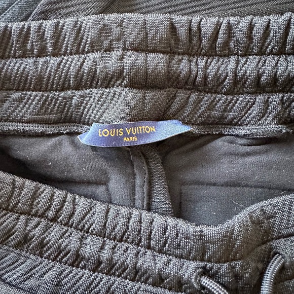 NWOT Louis Vuitton Signature Logo Print Sweat Pants, Limited Edition - Picture 7 of 12